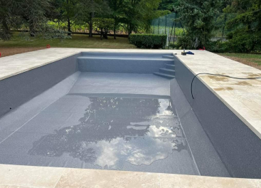 Piscine enterrée avec liner gris